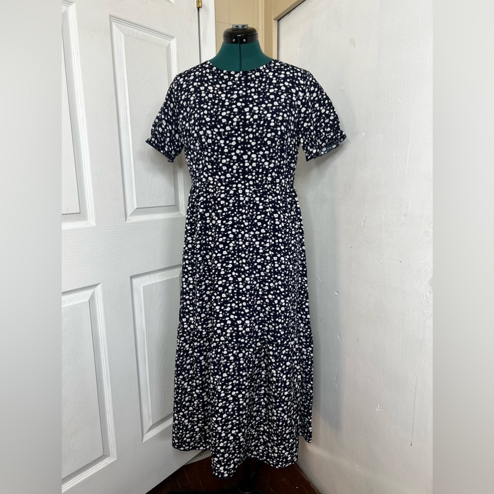 Shein Midi Floral Dress For Women Size 6 Pre Owned in Pristine Condition